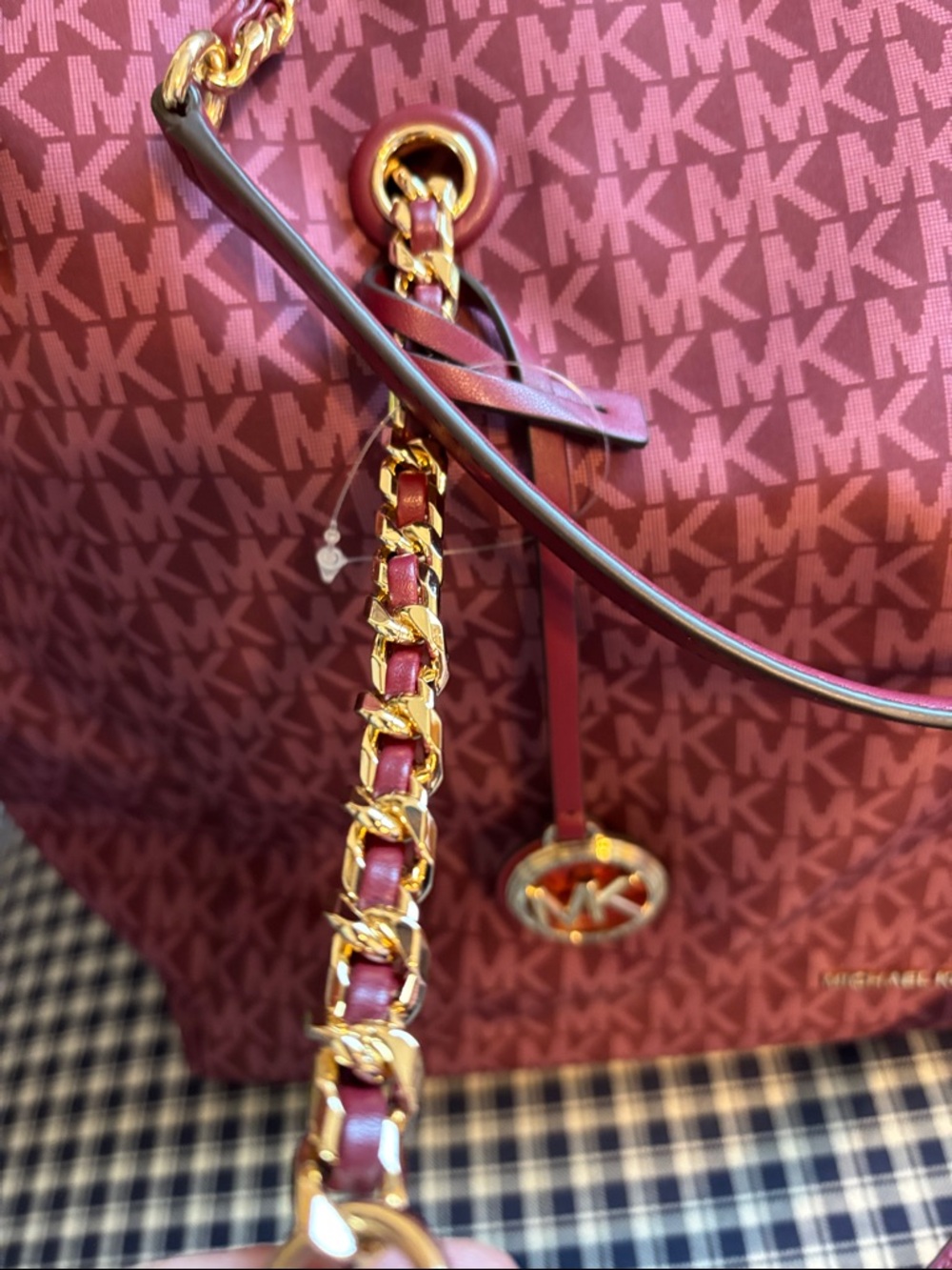 Michael Kors Wine MK Signature Tote with Gold Chain Straps - Picture 4 of 13